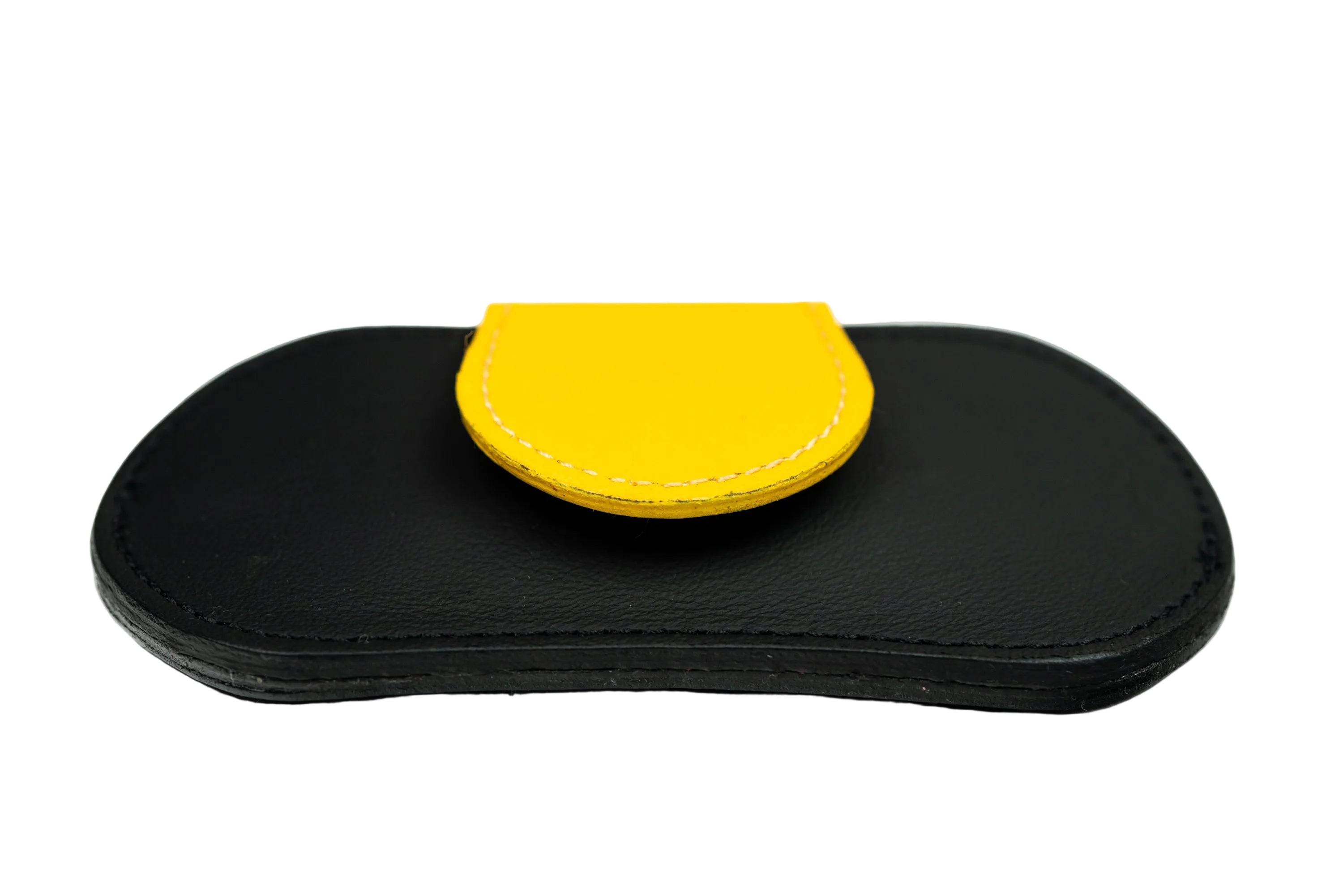 Brizard & Co – “V” Cutter – Racing Black & Yellow (With Pouch)