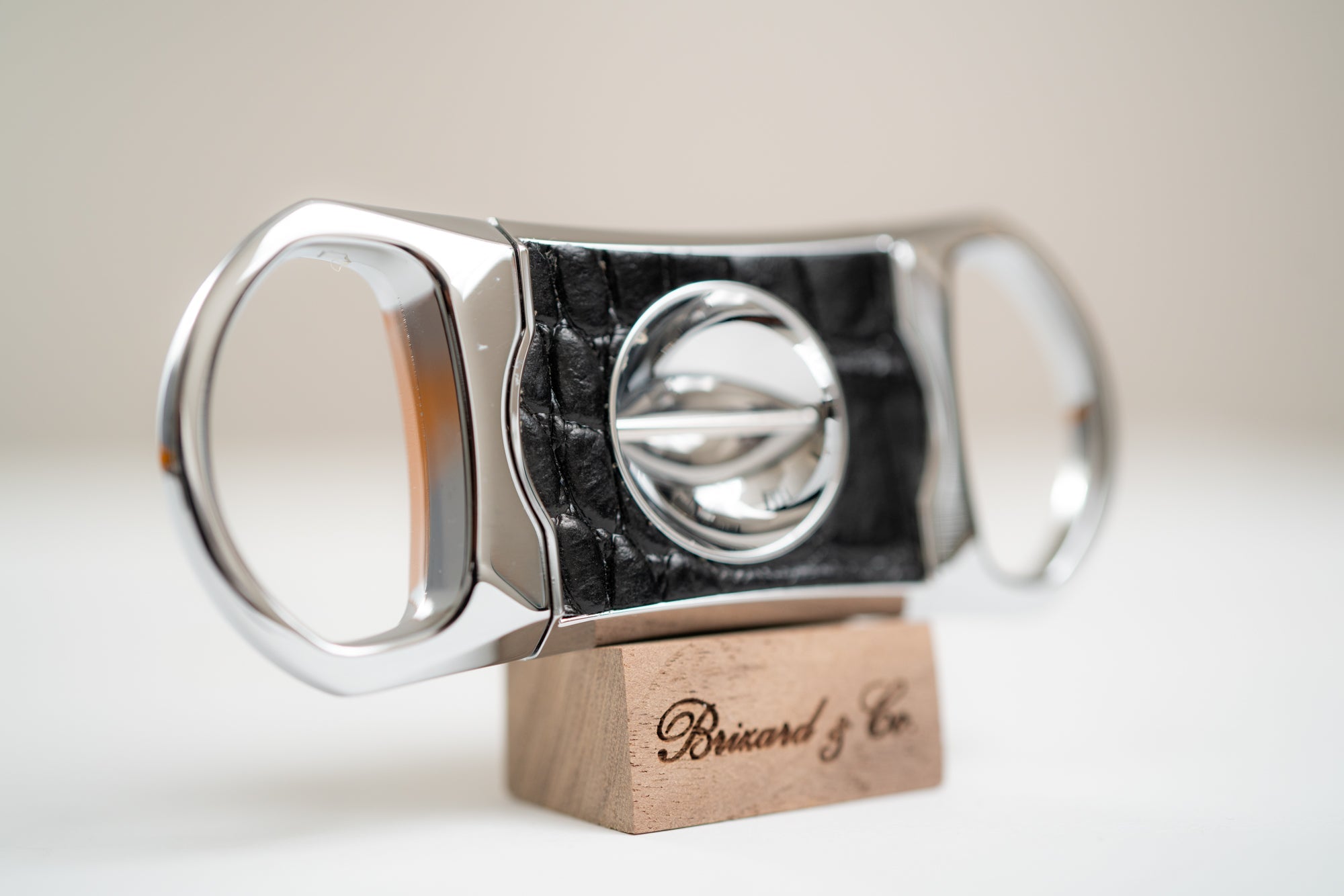 Brizard and Co. - The "V" Cutter - Croco Black