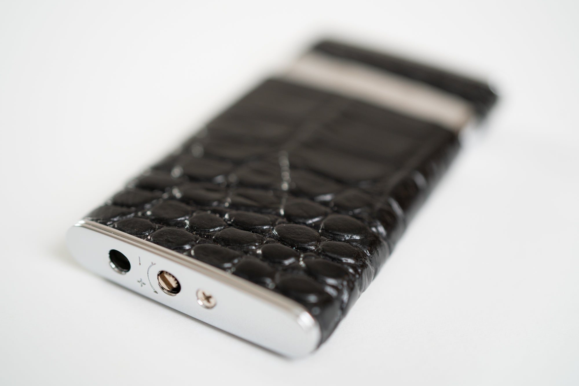 slim cigar lighter Brizard and Co. The Sottile Lighter  Croco Black pattern