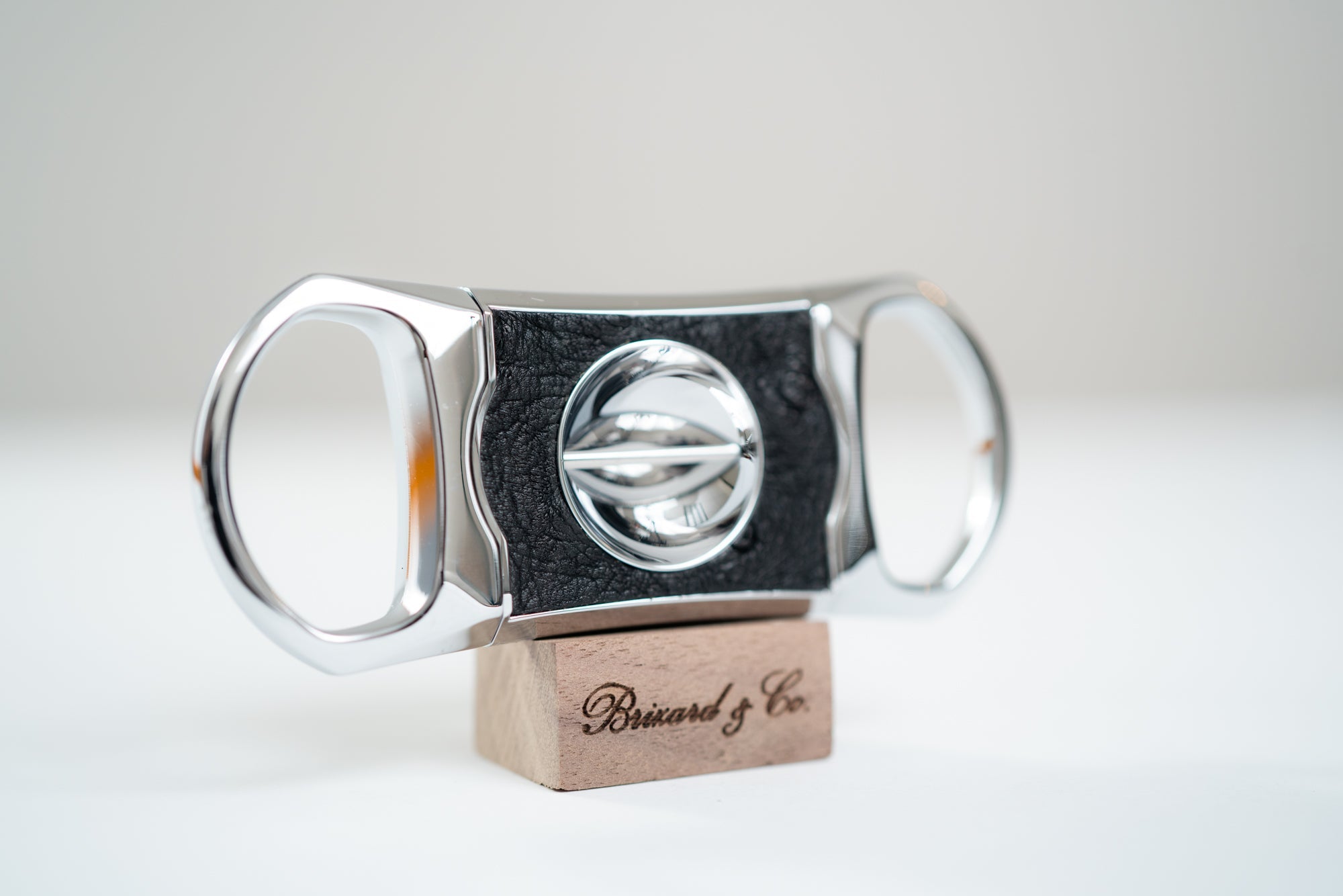 Brizard and Co. - The "V" Cutter - Ostrich Black