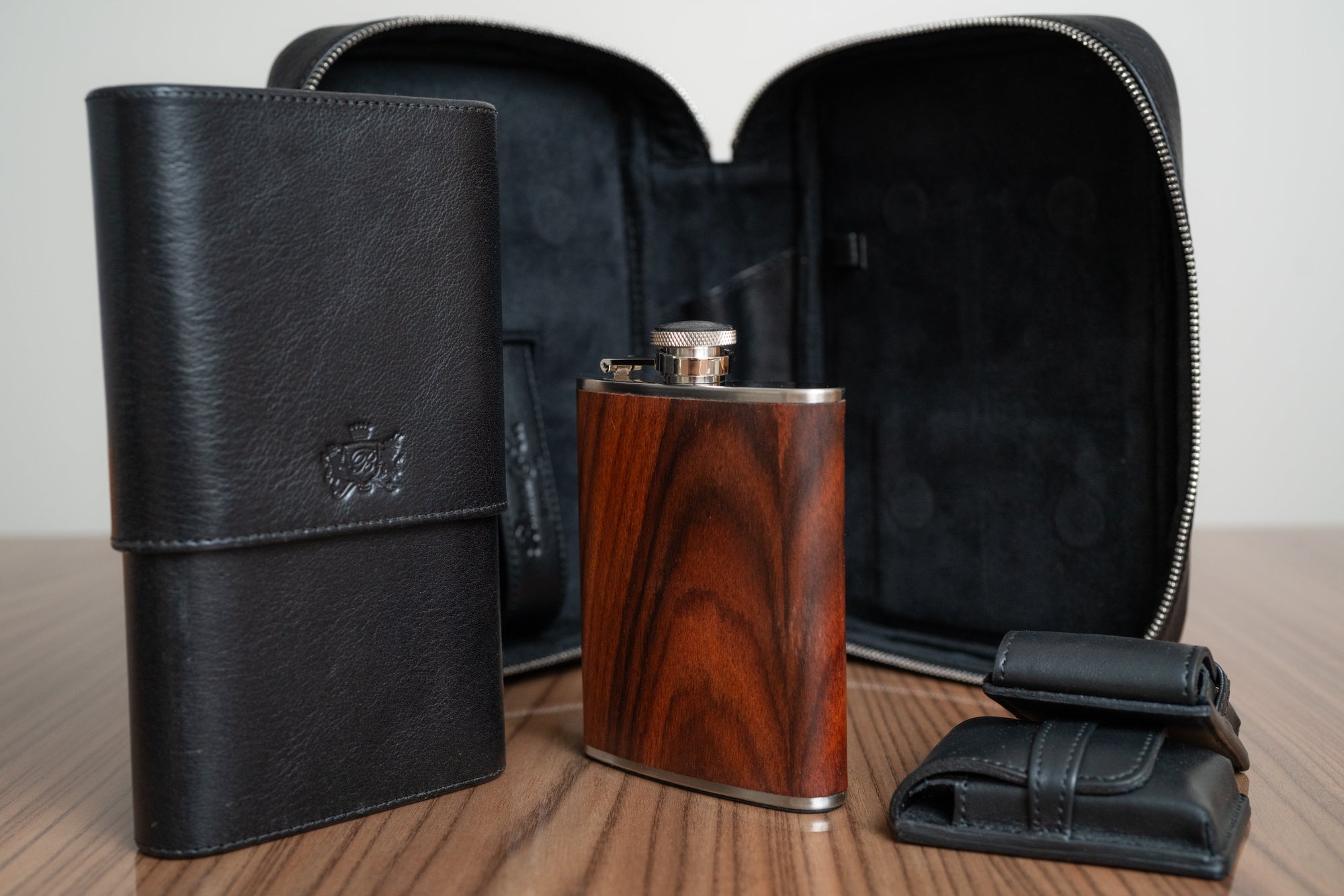 Brizard and Co. - Havana Traveler - Dakota Black Collection (Variable Types and Prices)