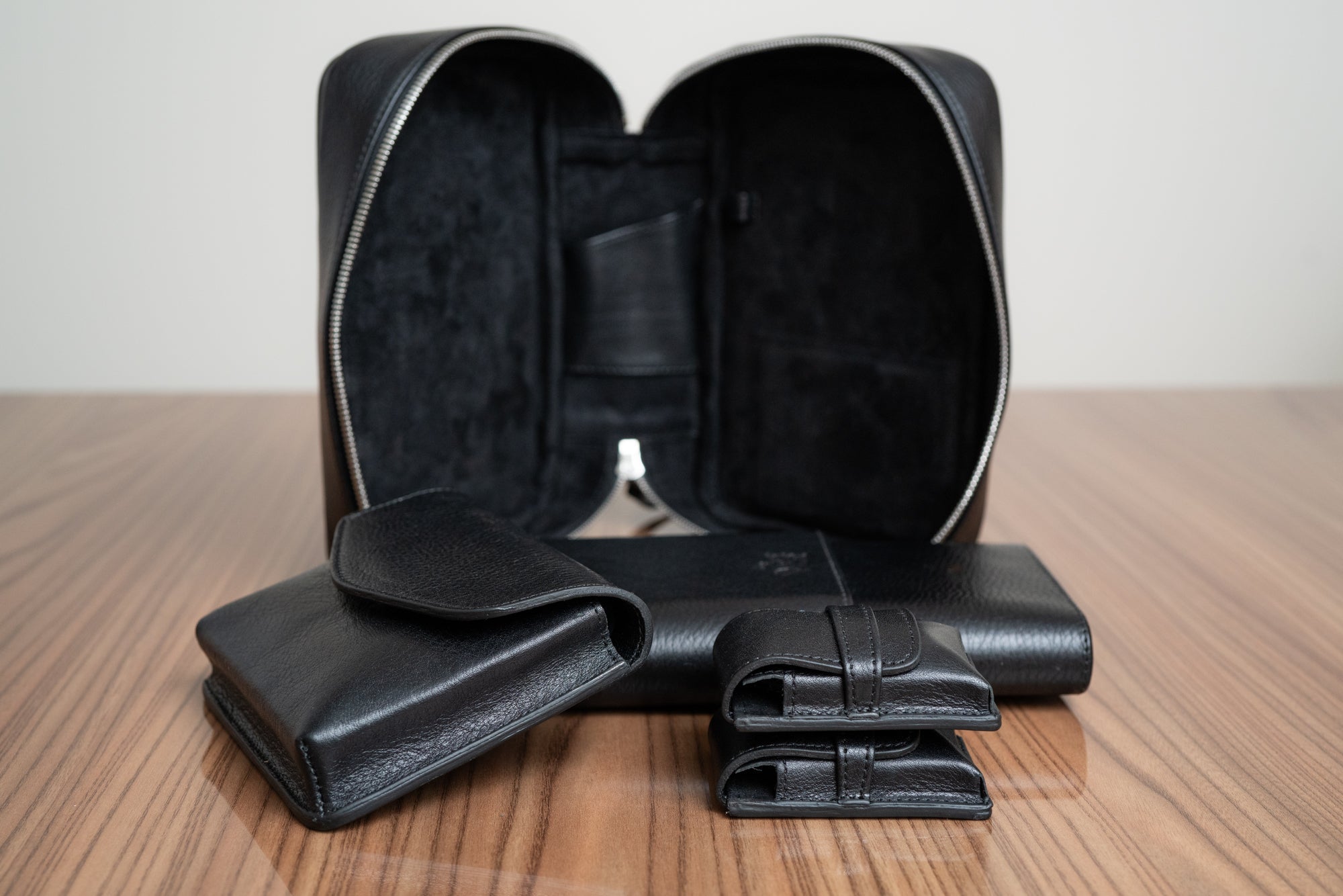 Brizard and Co. - Havana Traveler - Dakota Black Collection (Variable Types and Prices)