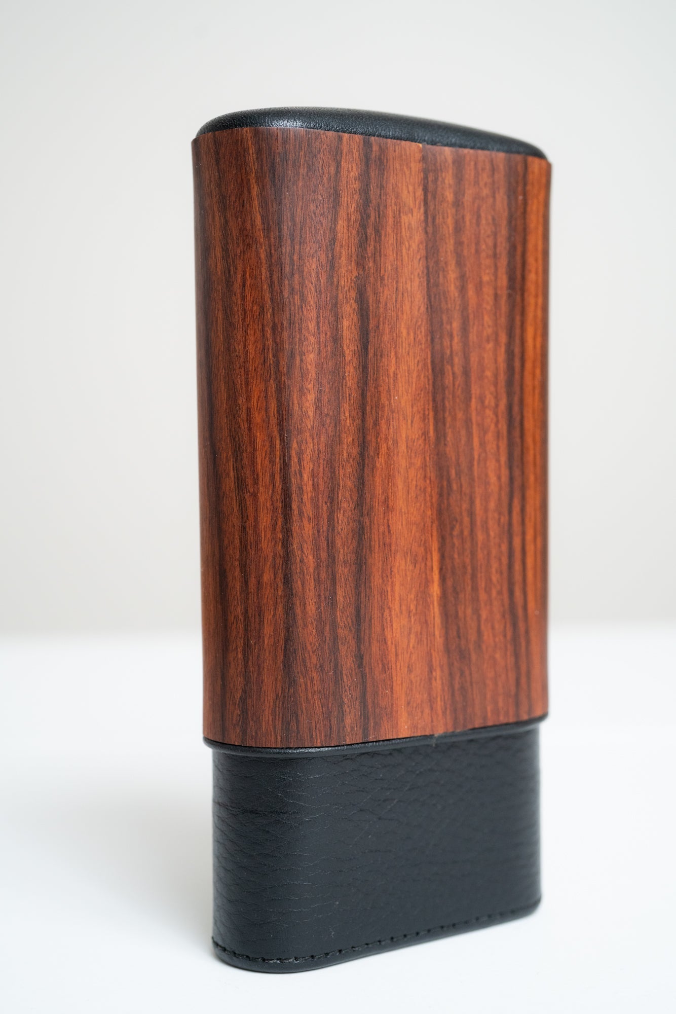 Brizard and Co. - The "Show Band" 3 Cigar Case - Dakota Black