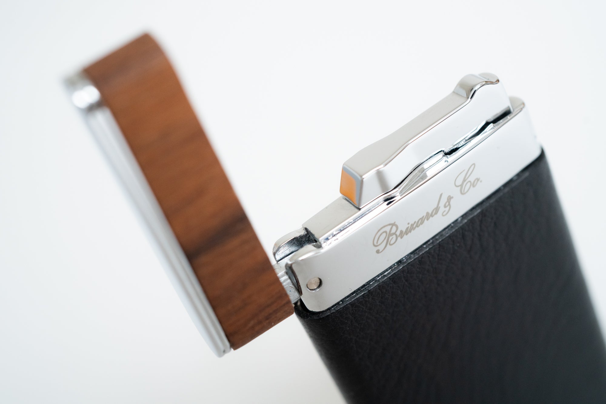 Brizard & Co. The Sottile Lighter – Dakota Black