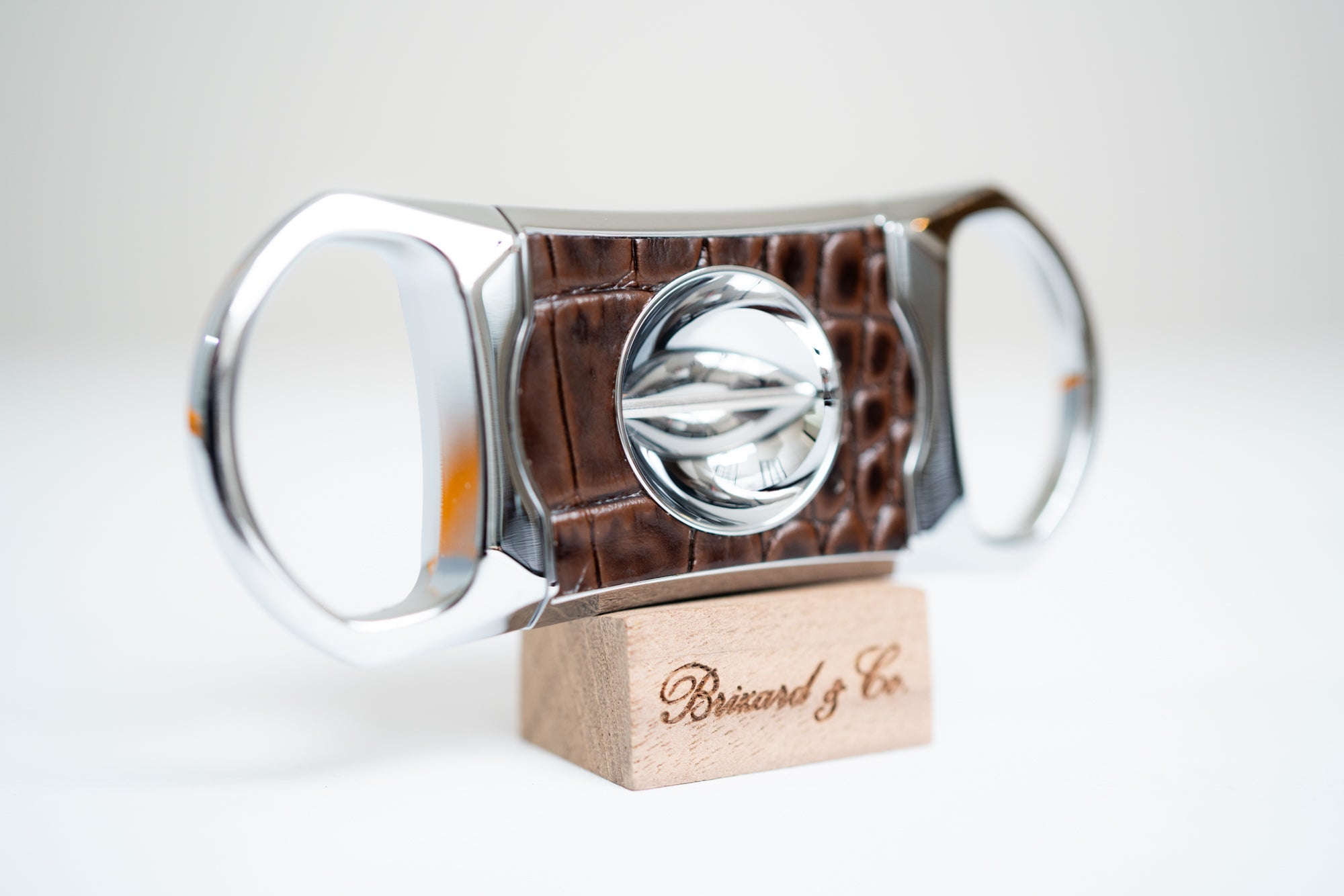 Brizard and Co. - The "V" Cutter - Croco Tobacco