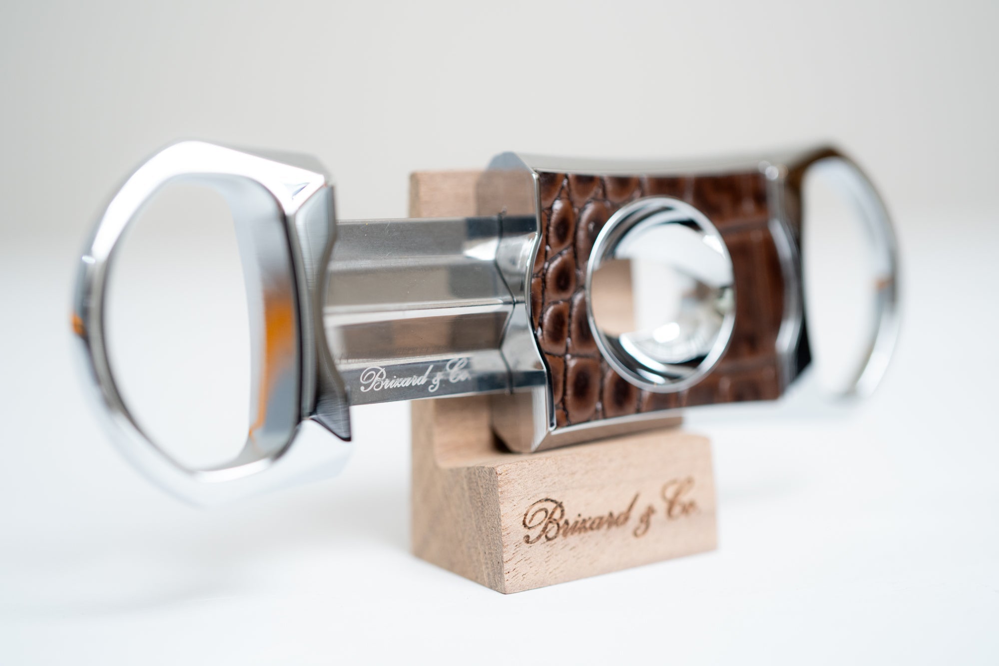 Brizard and Co. - The "V" Cutter - Croco Tobacco
