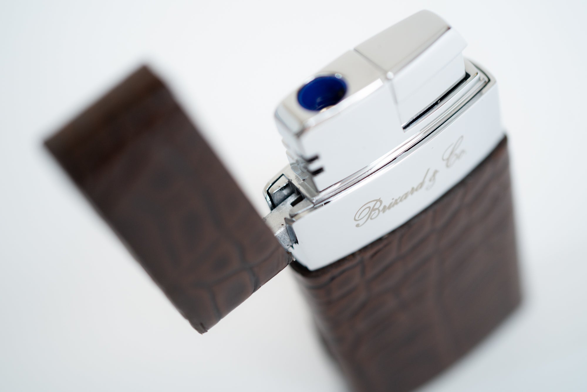 open top view of  Brizard &  Co. Venezia Lighter – Fountain Flame Croco Tobacco