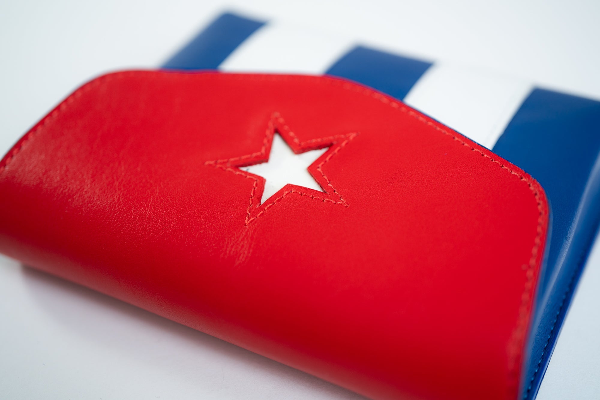 cigar holder designed with the cuban flag