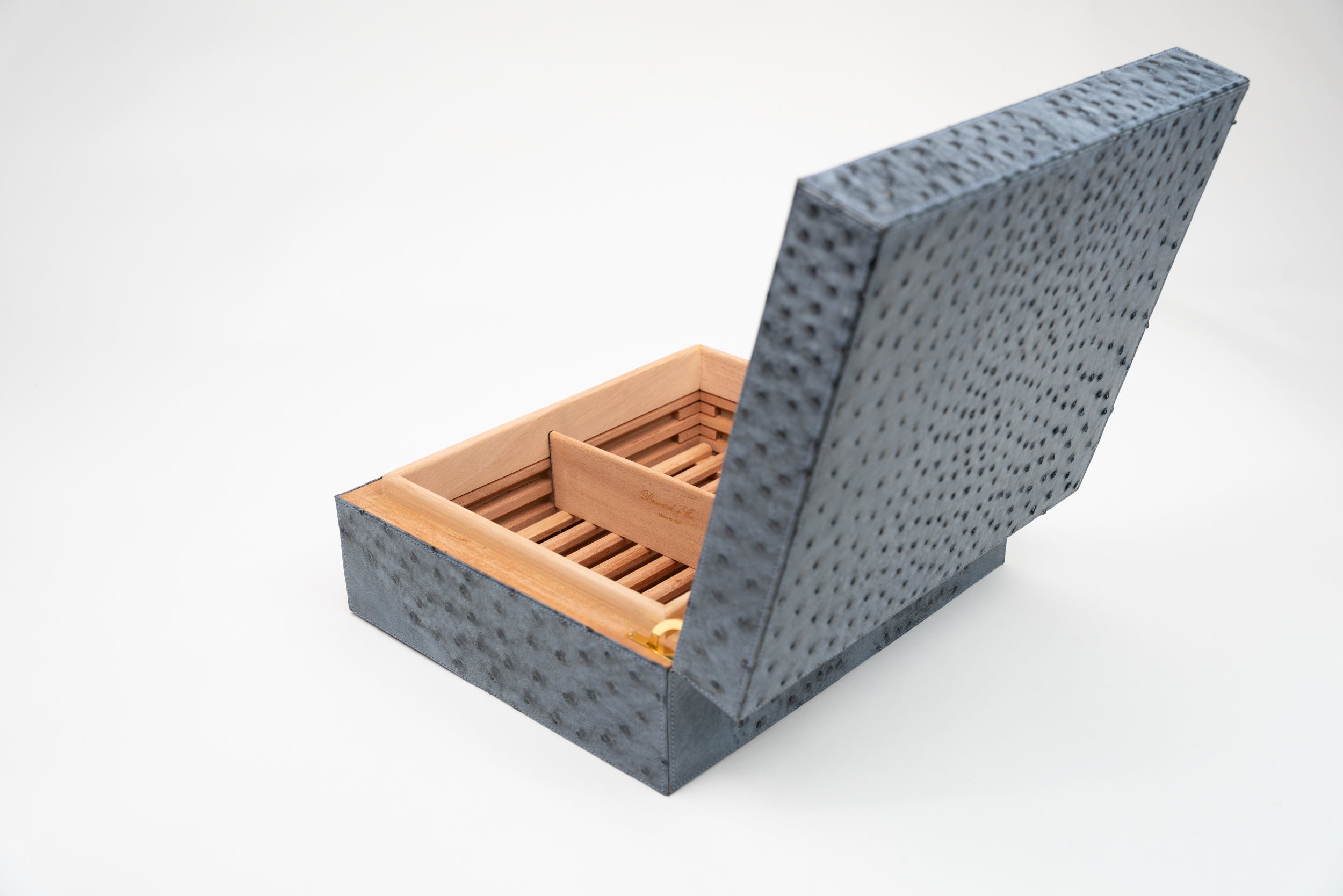 Brizard and Co - "Airflow" Humidor  , Genuine Ostrich Bruciato Denim