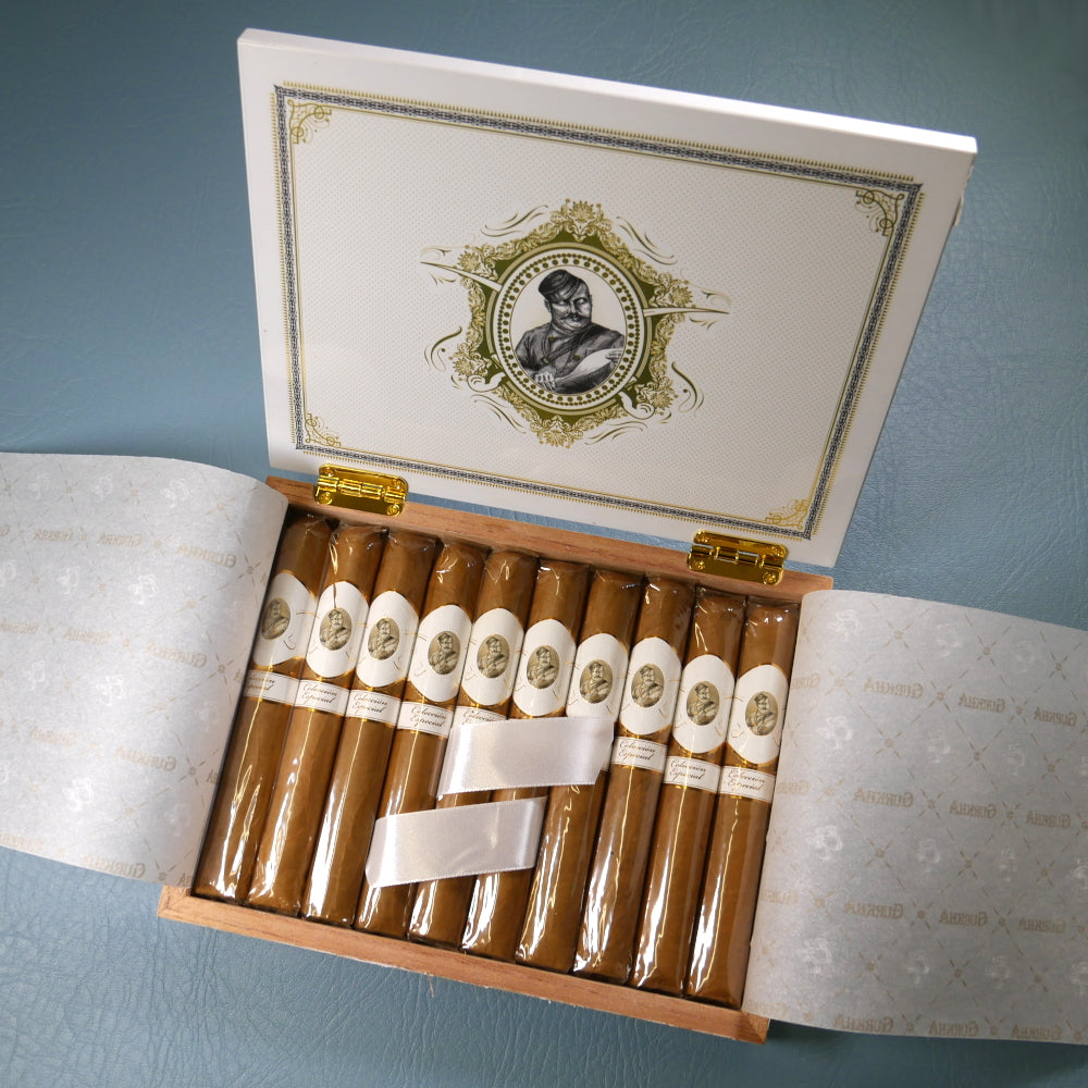 box of 10 Gurkha Colección Especial cigars