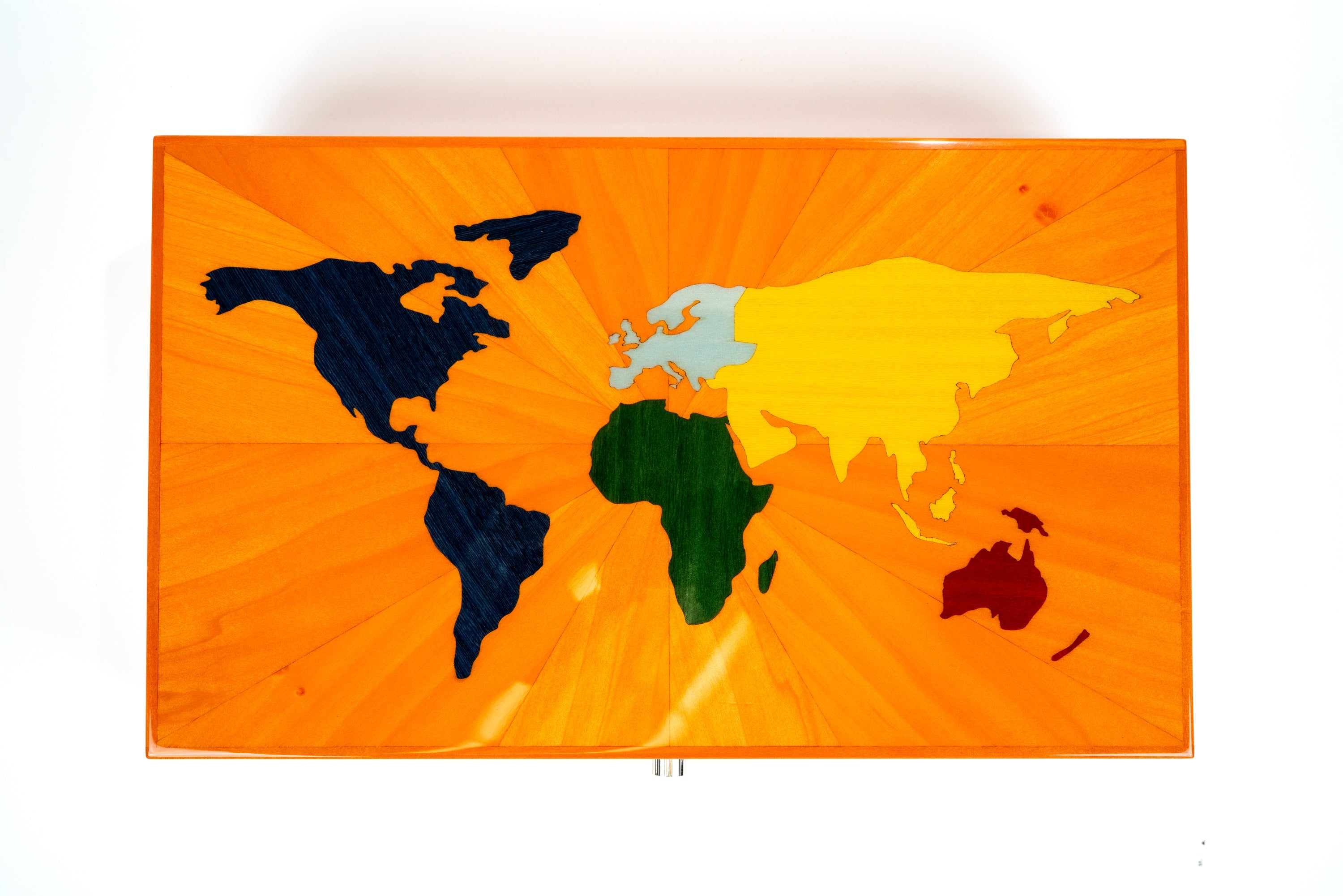 top view of the beautiful Maccarrone World Map Colors Humidor