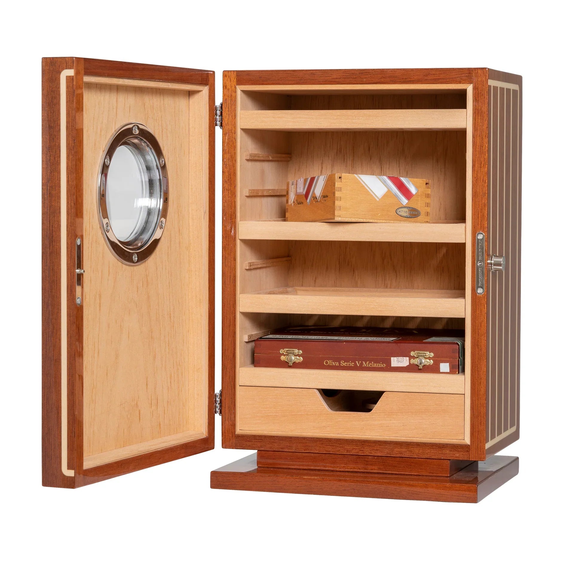 inside of maccarrone dolcevita 150 count humidor cabinet