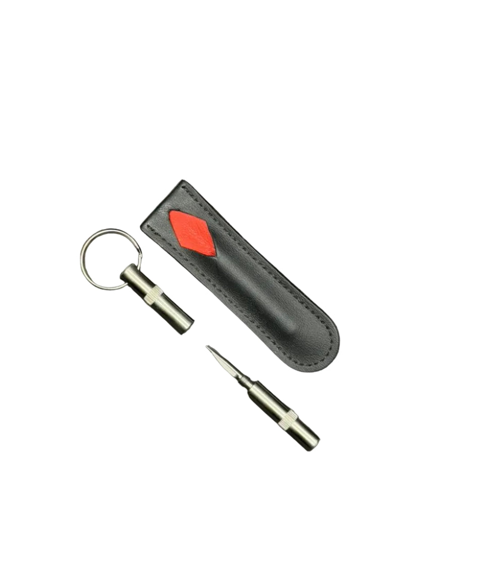 Brizard & Co – Trilogy “Spear” Cutter – Racing Black & Red Collection
